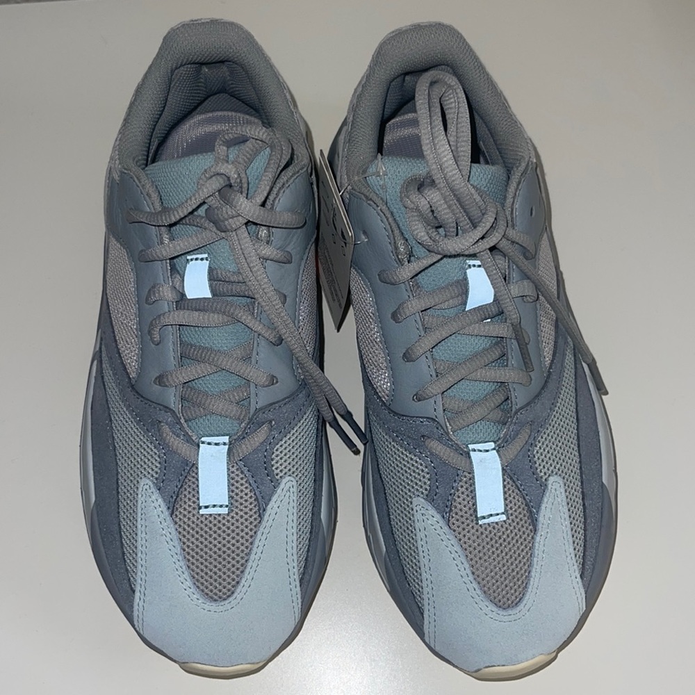 Yeezy boost 700 ‘inertia’ size 6.5